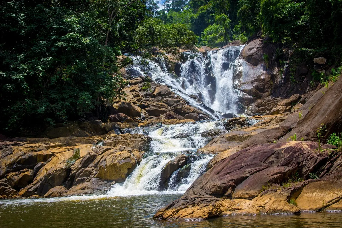 Bomburu Ella: A Wide Cascade Above Nuwara Eliya