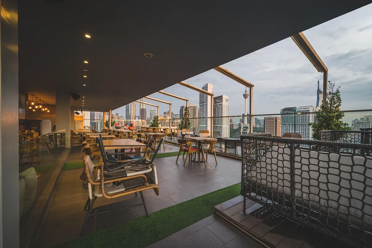 Colombo Nightlife: Rooftop Bars and Late Nights