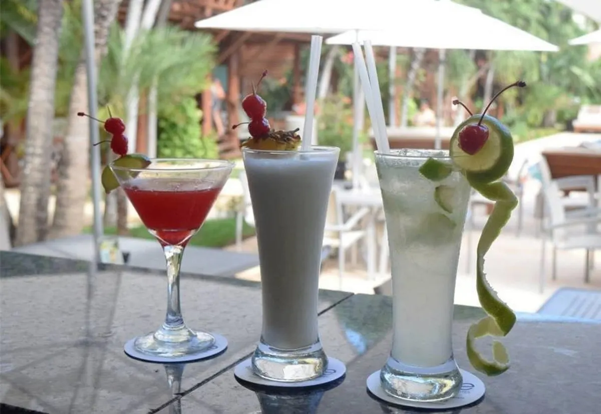 Hiriketiya’s Party Vibe: Beach Bars and Sunset Sessions