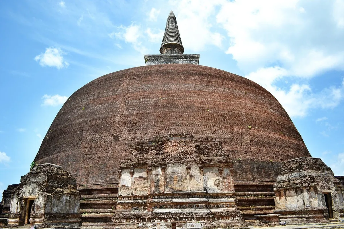 Isurumuniya: Rock Temple of the Lovers Carving
